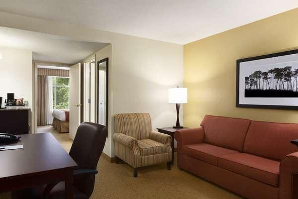 Hotel Country & By Radisson, At Cedar Bluff, Tn