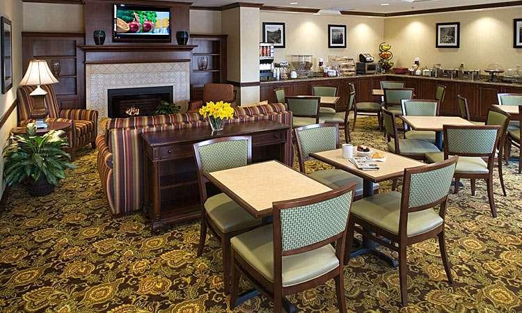Country & By Radisson, At Cedar Bluff, Tn Hotel 2*