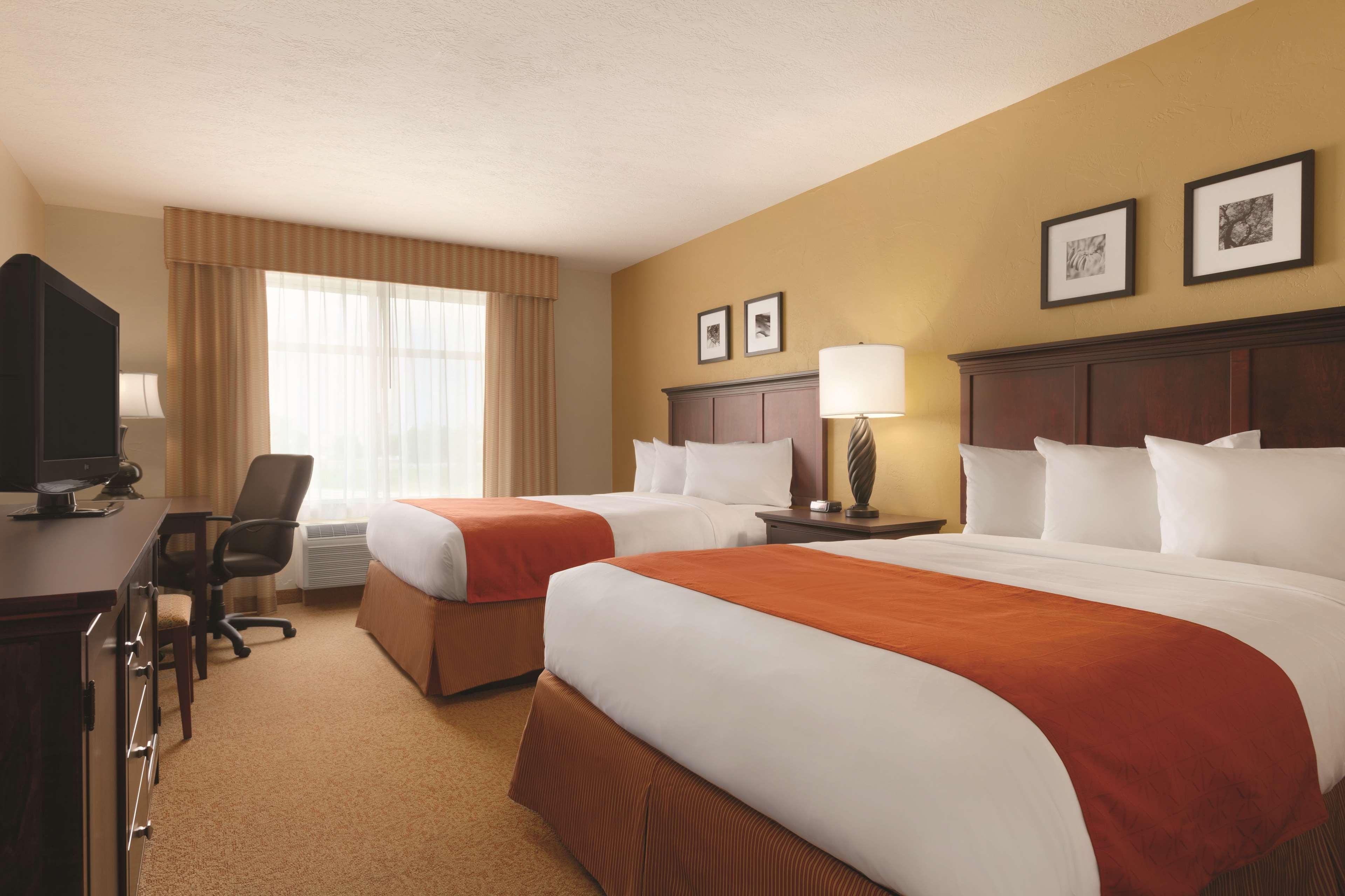 Hotel Country & By Radisson, At Cedar Bluff, Tn Knoxville