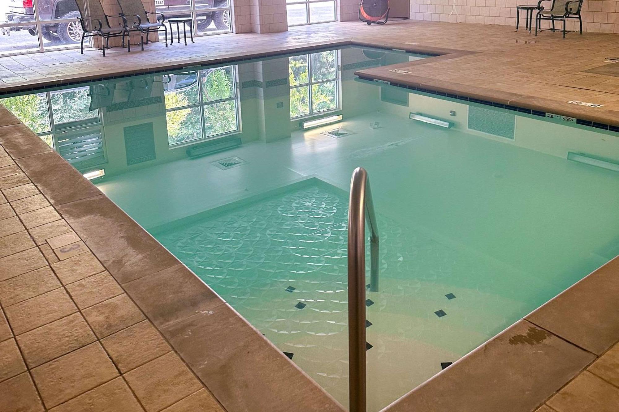 Hotel Country & By Radisson, At Cedar Bluff, Tn Knoxville